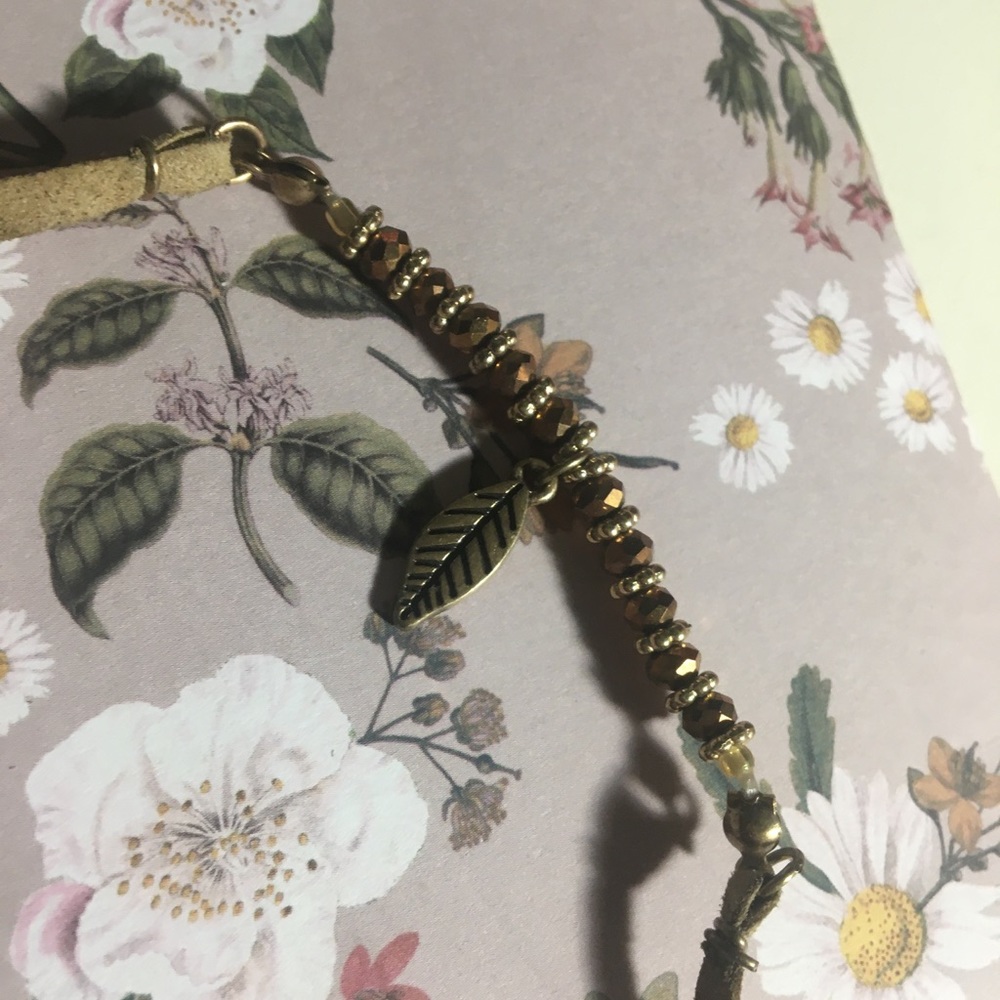 leaf choker
